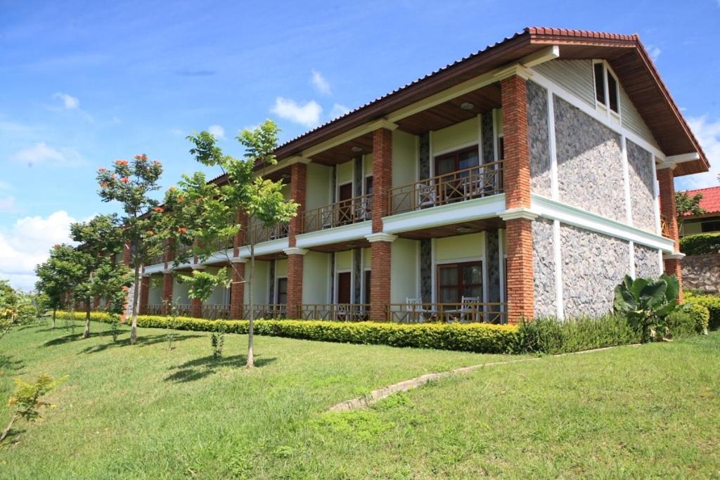 Vansana Plain Of Jars Hotel Muang Phônsavan Exterior foto