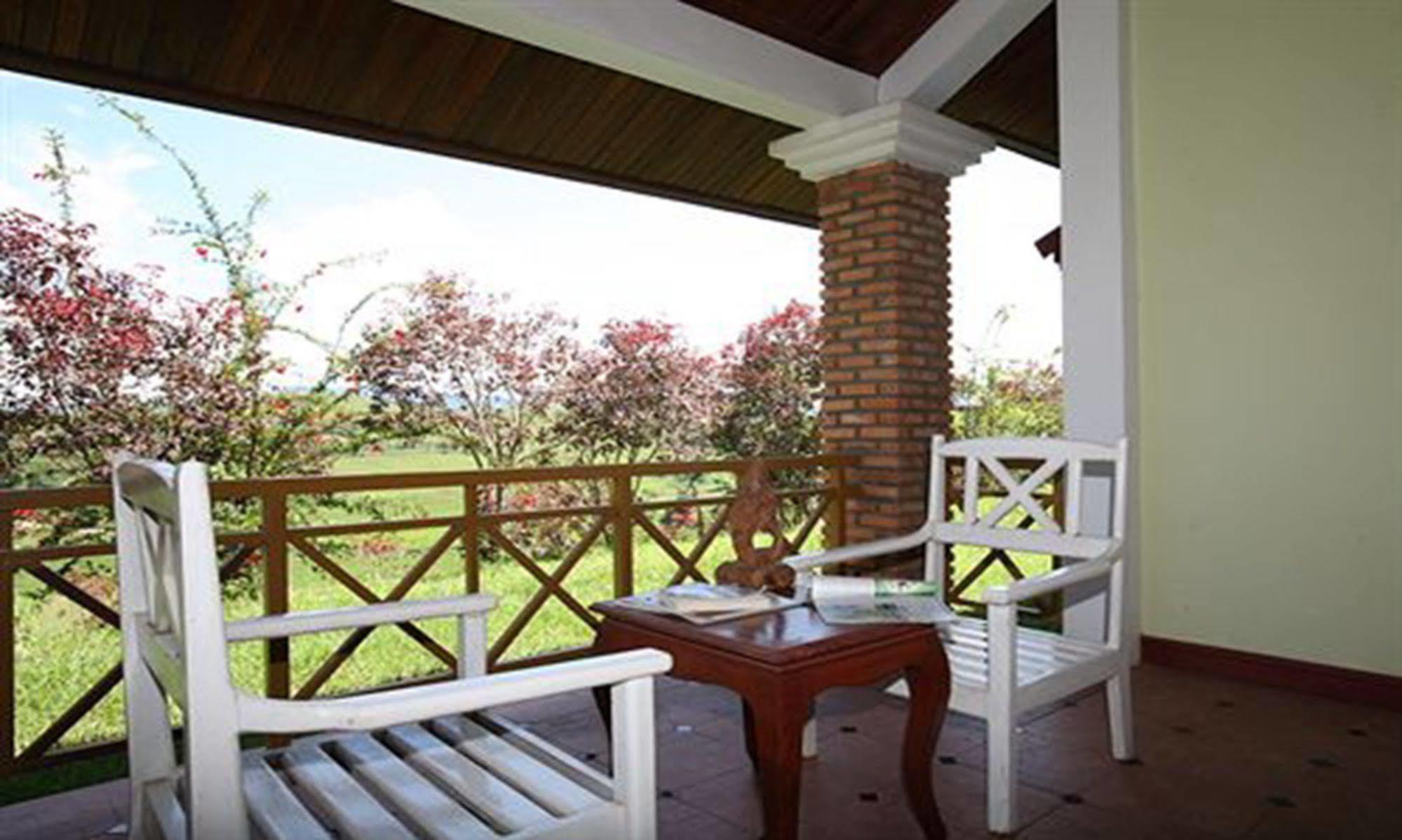 Vansana Plain Of Jars Hotel Muang Phônsavan Exterior foto