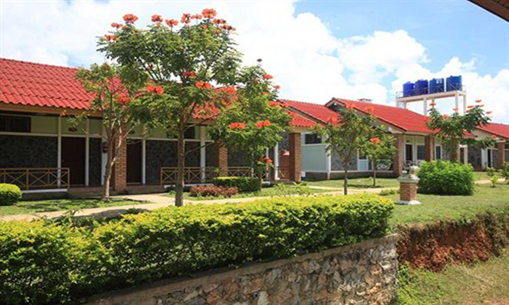 Vansana Plain Of Jars Hotel Muang Phônsavan Exterior foto